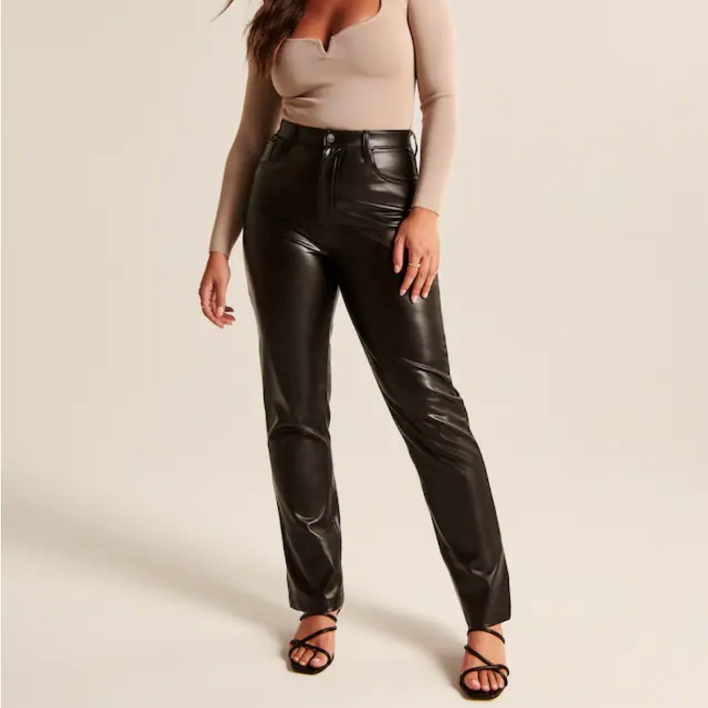 Abercrombie & Fitch Curve Love Vegan Leather 90s Straight Pants 34R